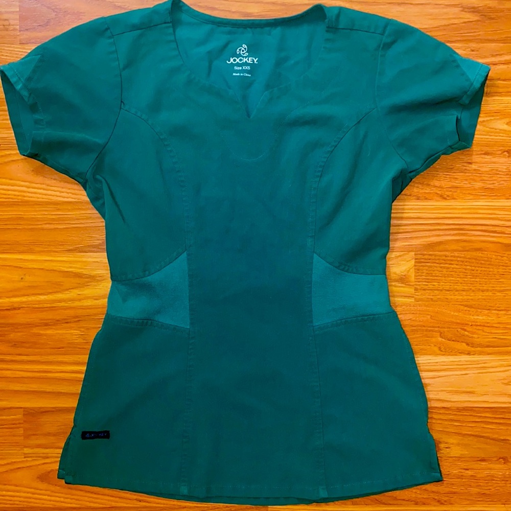 HUNTER GREEN scrub top